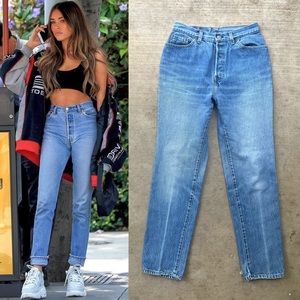 Vintage Levi’s 501 high rise button fly tapered leg 80s faded mom jeans 28